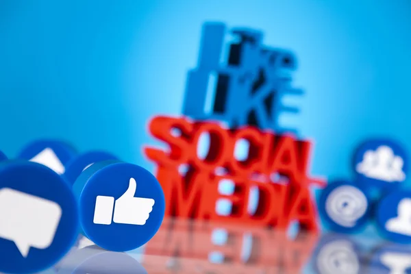 Tummen upp symbol, sociala medier — Stockfoto