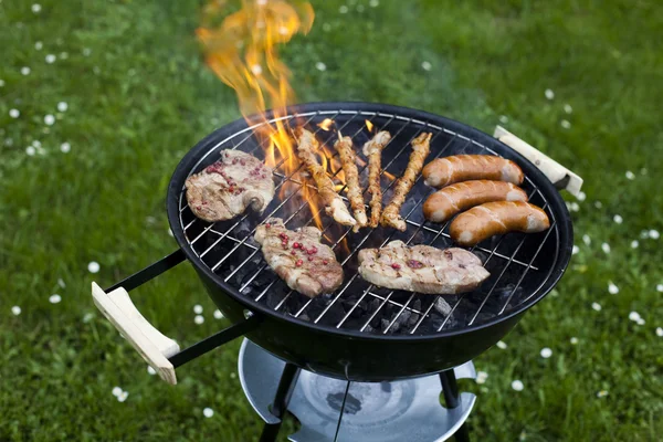 Grilling at summer weekend — Stock Photo, Image