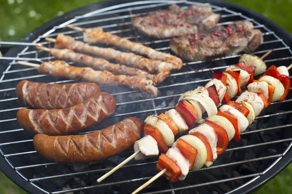 Grilling at summer weekend — Stock Photo, Image