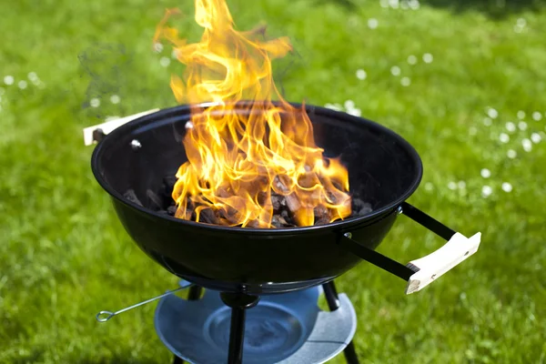 Brand, varm grillning — Stockfoto