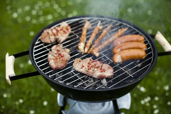 Grilling at summer weekend — Stock Photo, Image