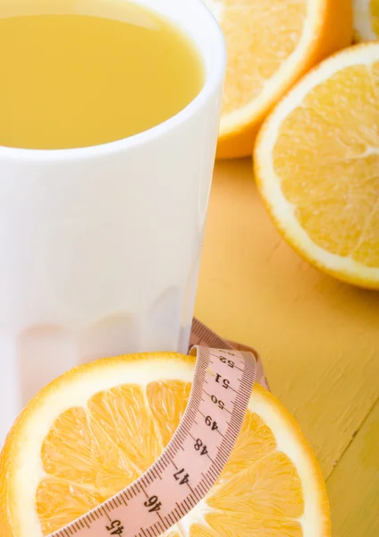 Orange drink i vitt glas — Stockfoto