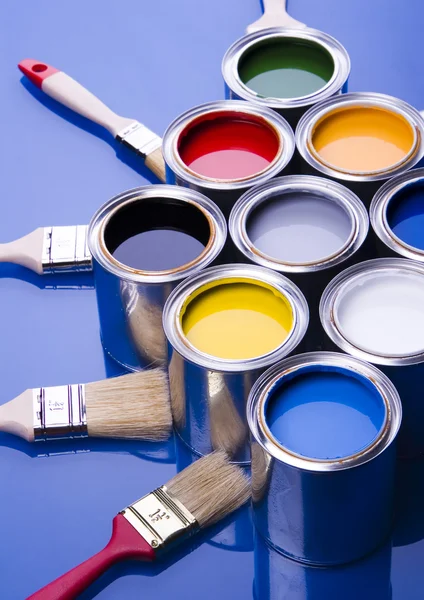 Paint and brushes — Stock Photo, Image