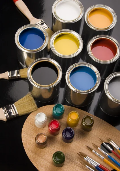 Paint and brushes — Stock Photo, Image