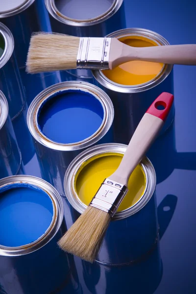 Paint and brushes — Stock Photo, Image