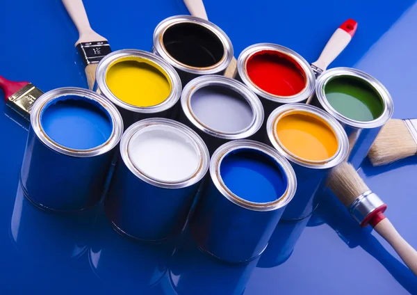 Paint and brushes — Stock Photo, Image