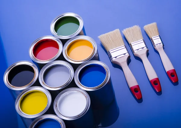 Paint and brushes — Stock Photo, Image