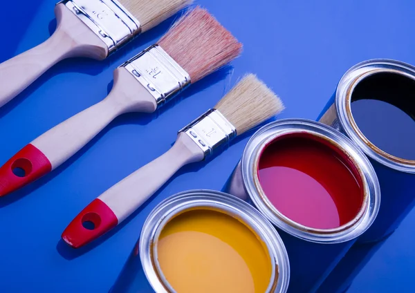 Paint and brushes — Stock Photo, Image