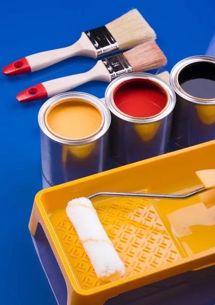 Paint and brushes — Stock Photo, Image