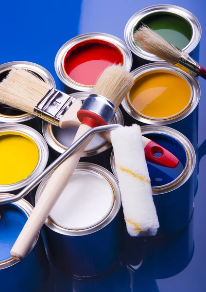 Paint and brushes — Stock Photo, Image