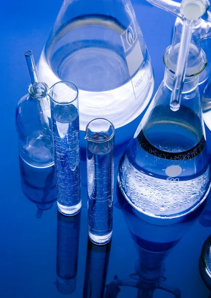 Szklany sprzęt laboratoryjny — Zdjęcie stockowe