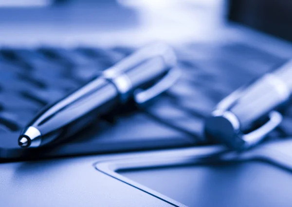 Laptop & Ballpoint — Stock Photo, Image