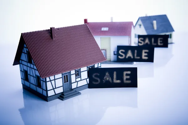 Piccole case in vendita — Foto Stock