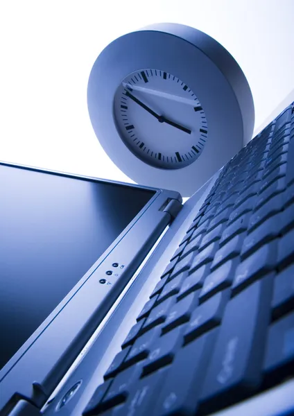 Laptop & Clock — Stock Photo, Image