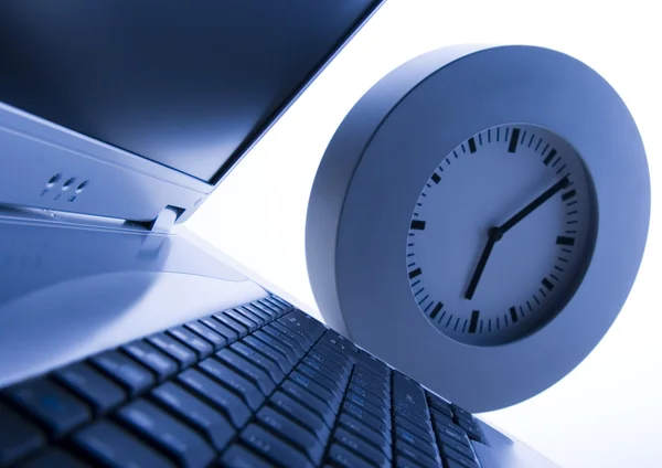 Laptop & Clock — Stock Photo, Image