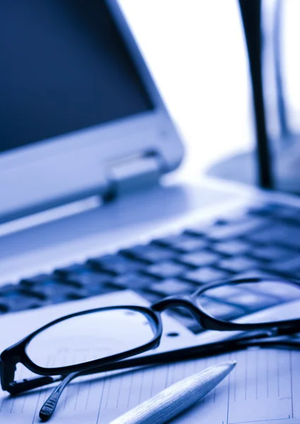 Laptop & glasses — Stock Photo, Image