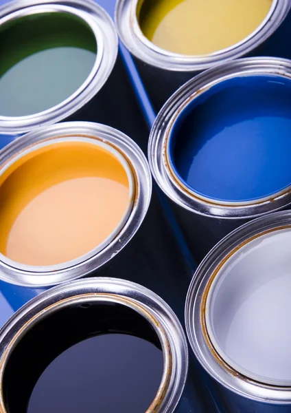 Paint and cans — Stock Photo, Image