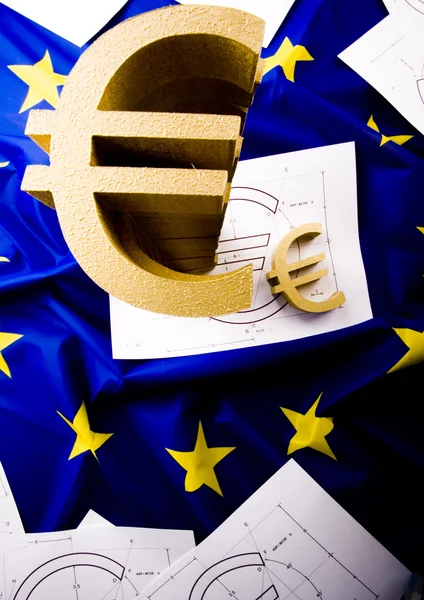 Segno euro sulla bandiera — Foto Stock