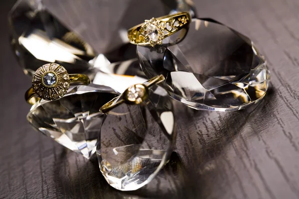 Diamenty - kamienie szlachetne - pierścienie — Zdjęcie stockowe