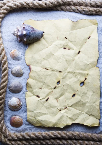 Sommerbrief aus Papier mit Muschel — Stockfoto