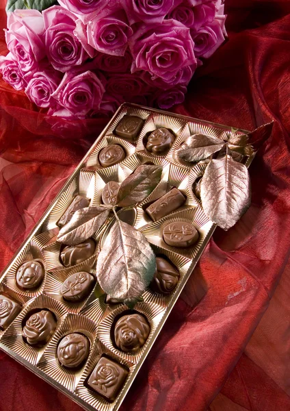 Chocolate & Roses — Stock Photo, Image