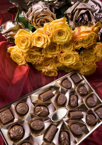 Chocolate & Roses — Stock Photo, Image