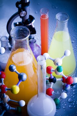 Mikroskop ve atom ve laboratuvar cam