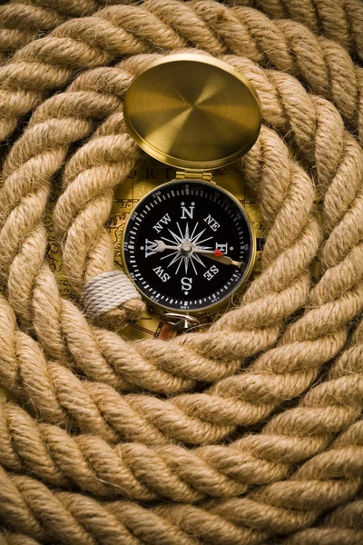 Kompas z liny — Zdjęcie stockowe