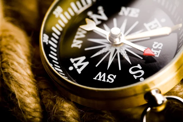Compass with rope — Stock Photo, Image