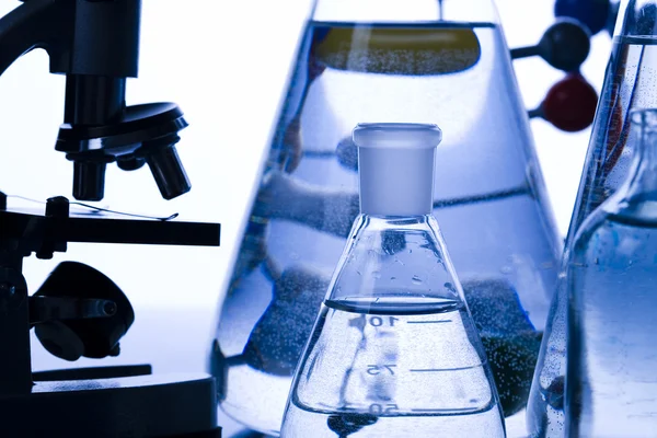 Glas i laboratorium & mikroskopet — Stockfoto