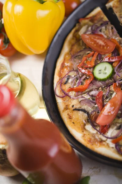 Tomato pizza and italian kitchen — Stock Photo, Image