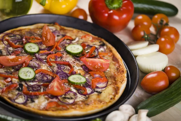 Pizza with vegetables — Stock Photo, Image