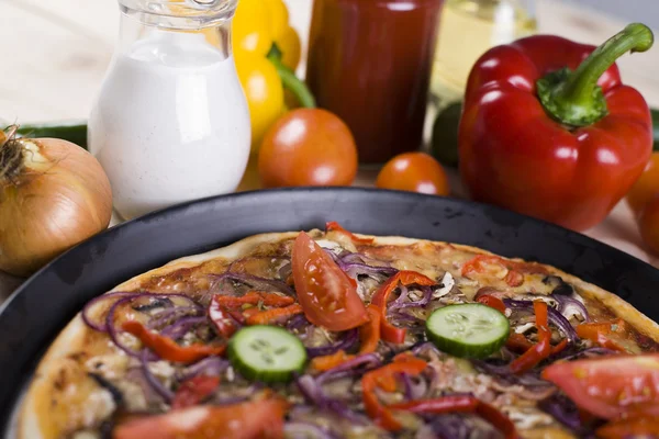 Pizza con verdure — Foto Stock