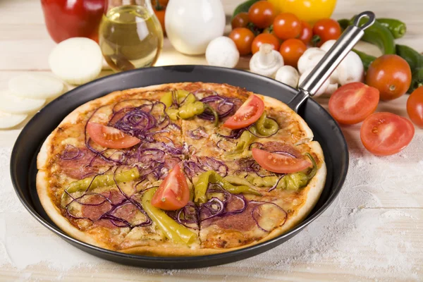 Paradicsom pizza és olasz konyha — Stock Fotó