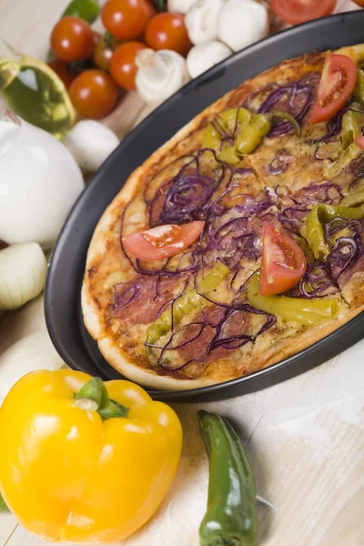 Pizza con verdure — Foto Stock