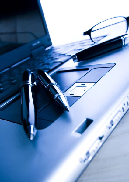 Laptop & Glasses — Stock Photo, Image