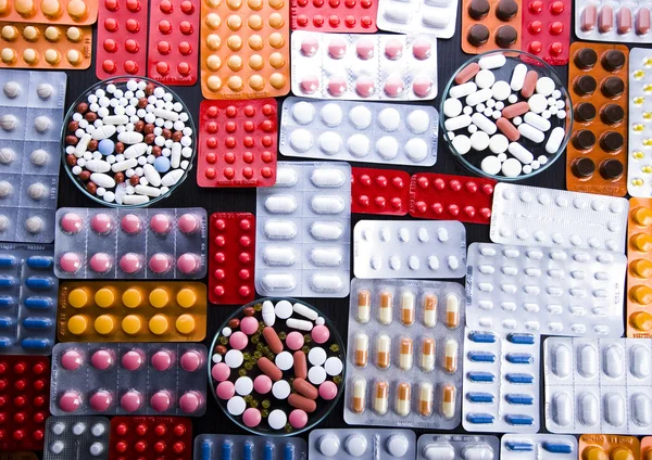 Comprimidos y medicamentos — Foto de Stock