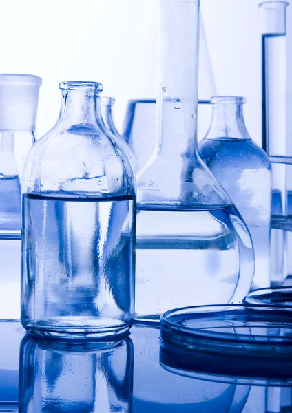 Laboratorieartiklar av glas — Stockfoto