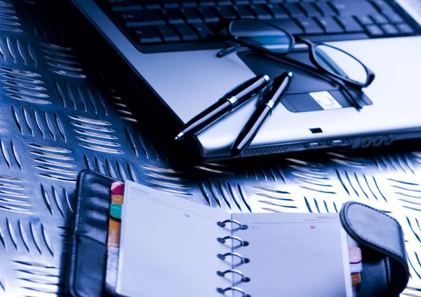 Laptop & Ballpoint & Glasses — Stock Photo, Image