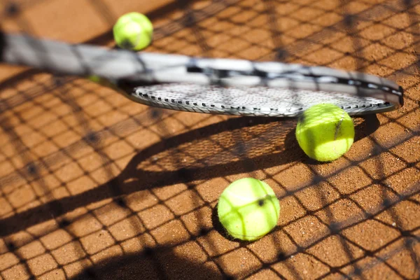 Tennisracket met tennisbal — Stockfoto