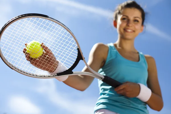 Ragazza giocare a tennis — Foto Stock