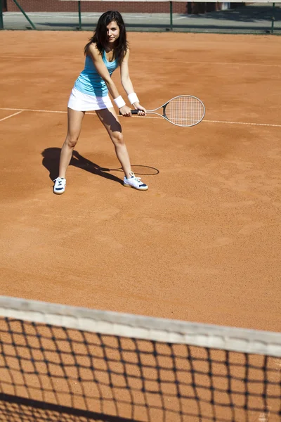 महिला टेनिस खेल रही — स्टॉक फ़ोटो, इमेज