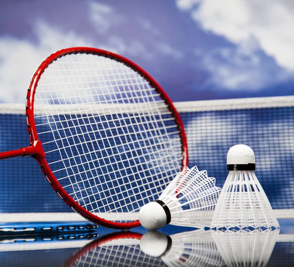 Federball auf Badmintonschläger — Stockfoto