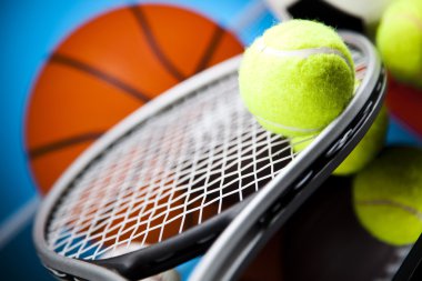çeşitli spor malzemeleri