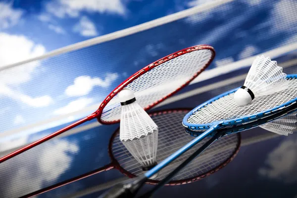 Federball auf Badmintonschläger — Stockfoto