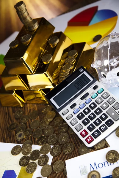 Gold bar and coins — Stock Photo, Image