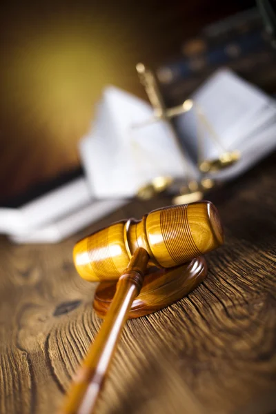 Judges wooden gavel and law books — Stock Photo, Image