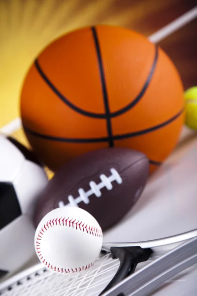 Equipamiento deportivo y pelotas — Foto de Stock