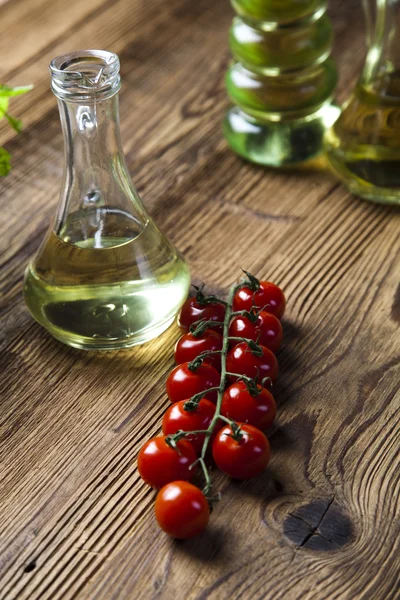 Karafa s olivovým olejem — Stock fotografie