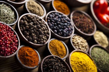 çeşitli baharatlar